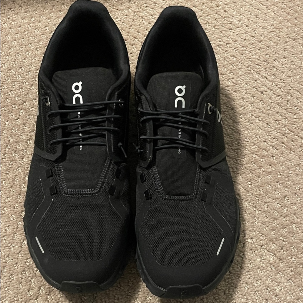 Men’s On Cloud Running Black Athletic Shoes SZ 11 /5 Worn Once
